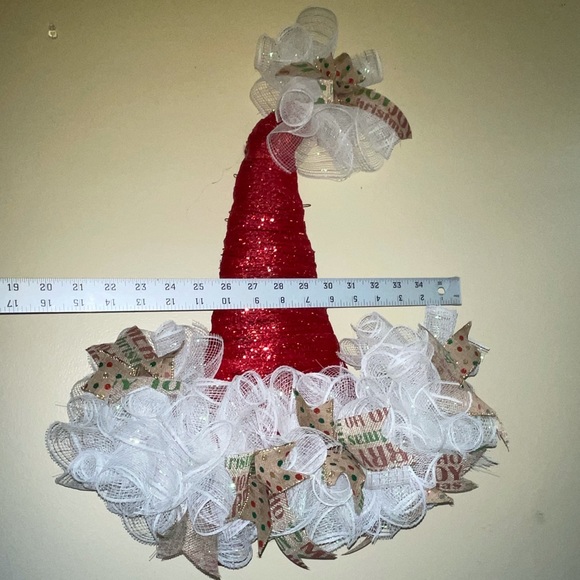 Santa Hat Wreath - Picture 6 of 7